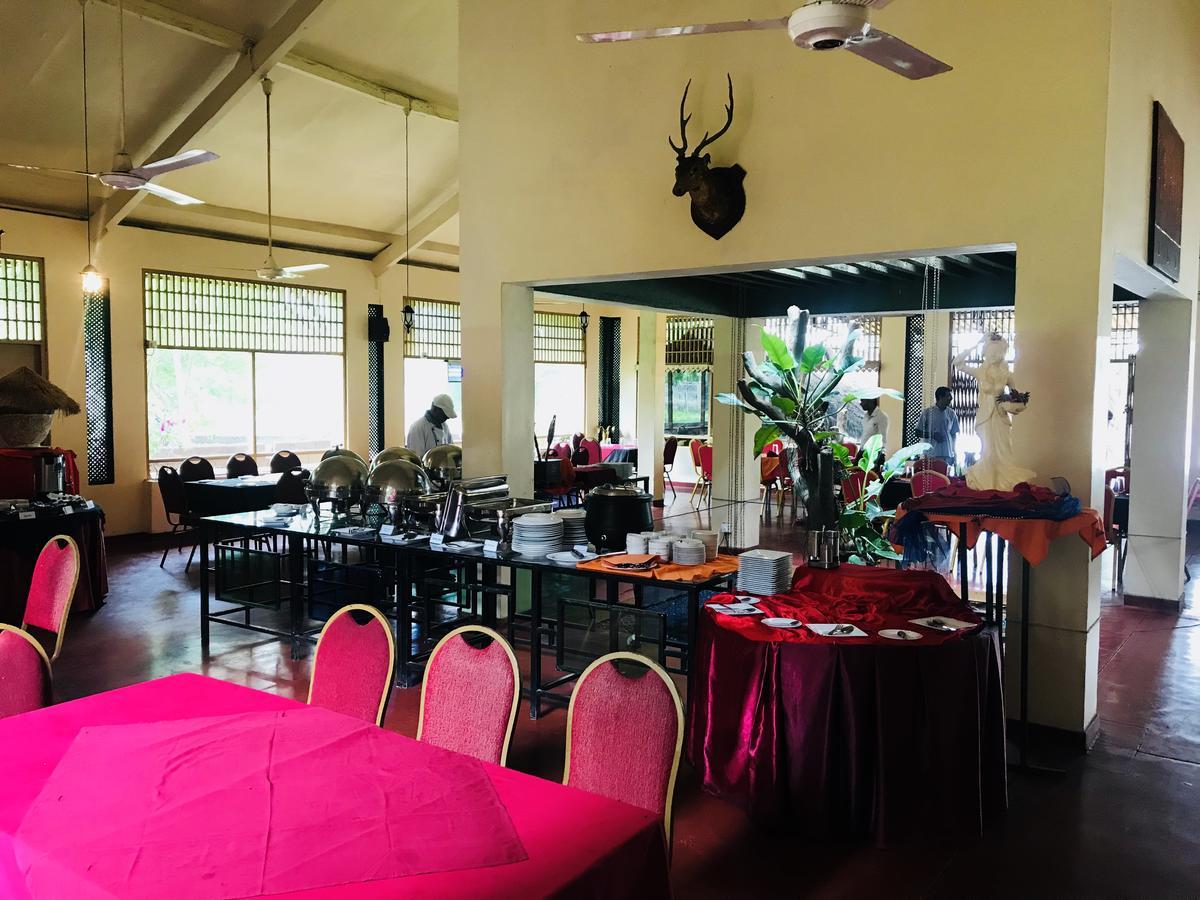 Seasons Hotel Kurunegala Exterior photo