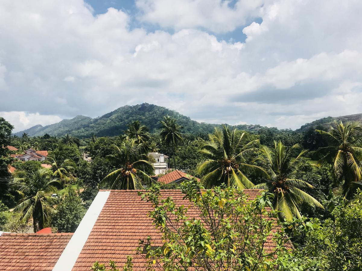Seasons Hotel Kurunegala Exterior photo