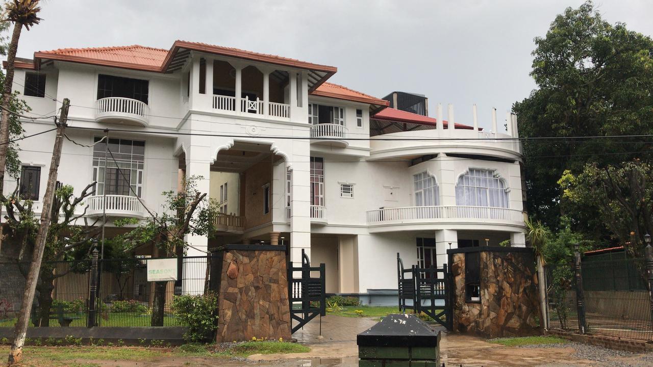 Seasons Hotel Kurunegala Exterior photo